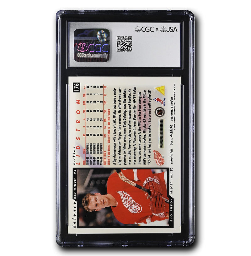 Nicklas Lidstrom Autographed 1996-97 Score