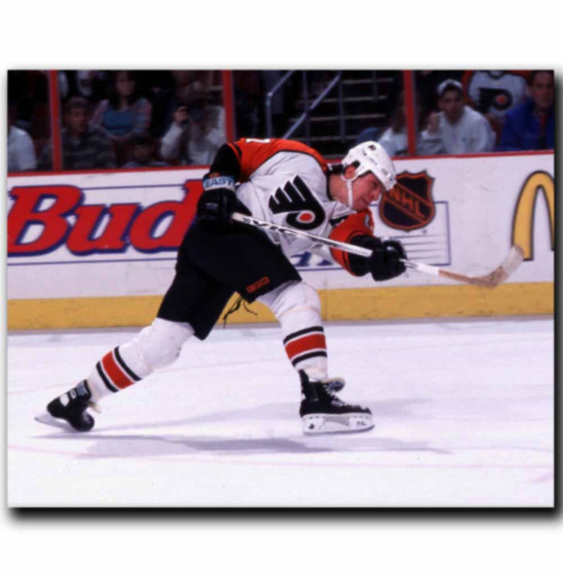 (Pre-Order) Rod Brind'Amour Philadelphia Flyers Autographed Shooting 8x10 Photo