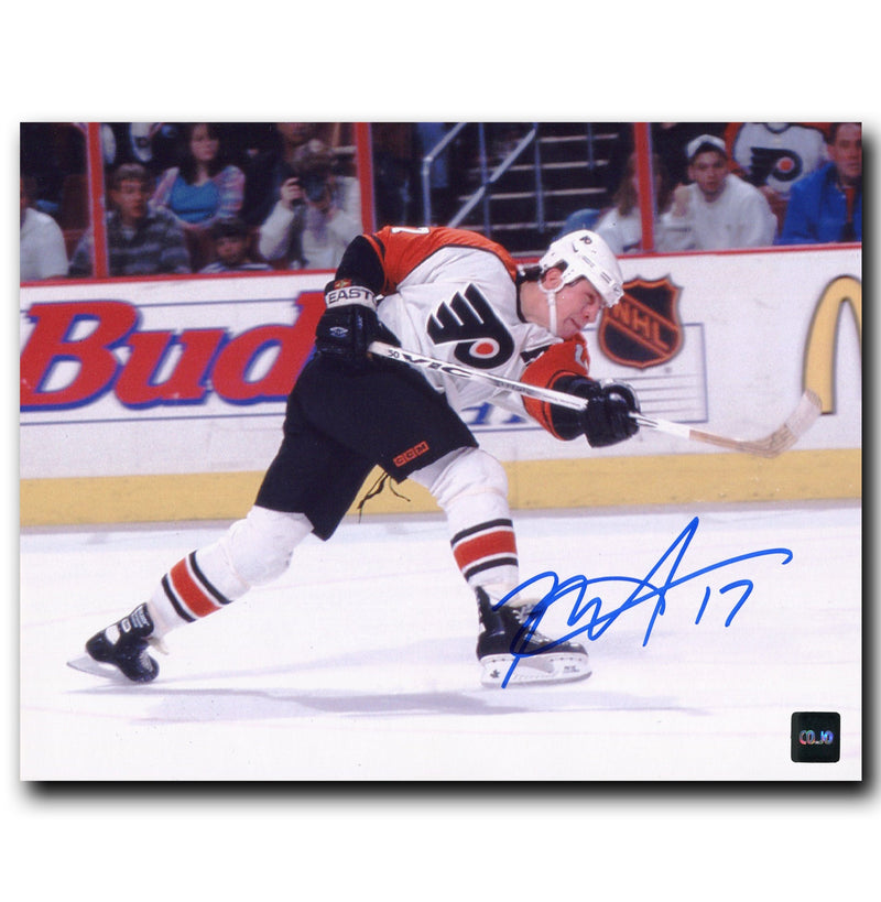 Rod Brind'Amour Philadelphia Flyers Autographed Shooting 8x10 Photo CoJo Sport Collectables