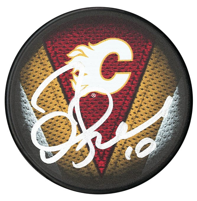 Gary Roberts Autographed Calgary Flames Stitch Puck CoJo Sport Collectables Inc.